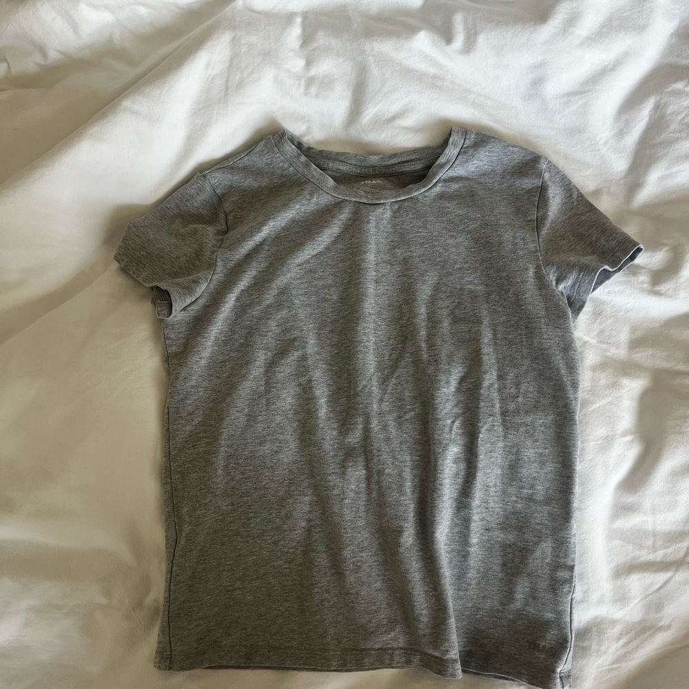 Aritzia TNA hold it Ortiz tshirt